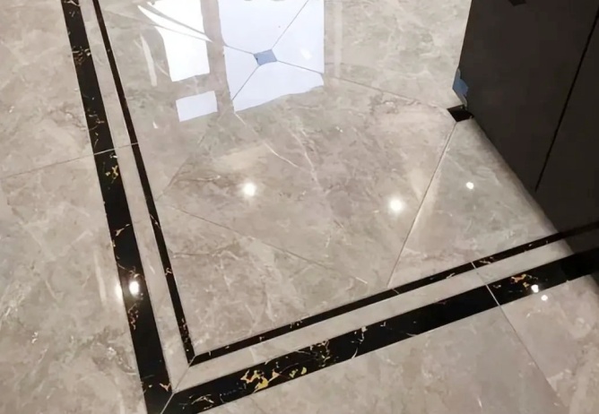 裝修大揭秘：瓷磚波打線為何失寵？?